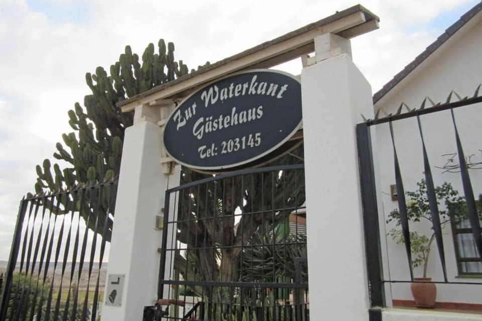 Zur Waterkant Guesthouse Lüderitz Dış mekan fotoğraf