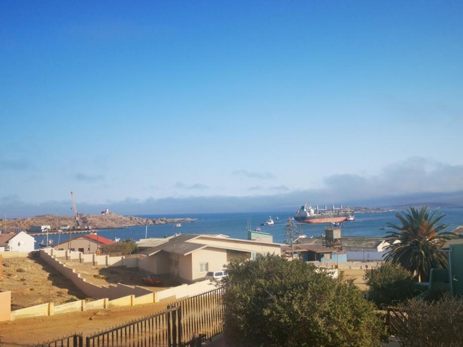 Zur Waterkant Guesthouse Lüderitz Dış mekan fotoğraf